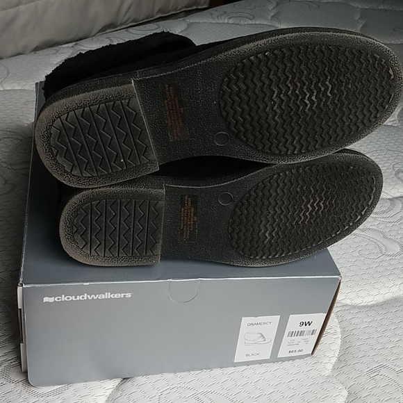 Boots - Picture 3 of 4